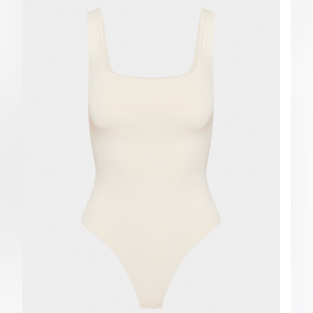 Babaton Contour Bodysuit